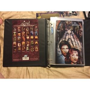 XFiles 30 pc collectors card set with binder